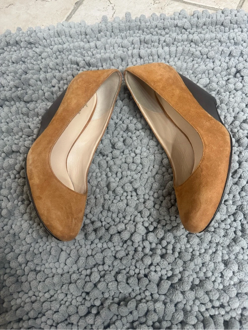 Cole Hann wedge shoes. Suede finish. EUC size 8